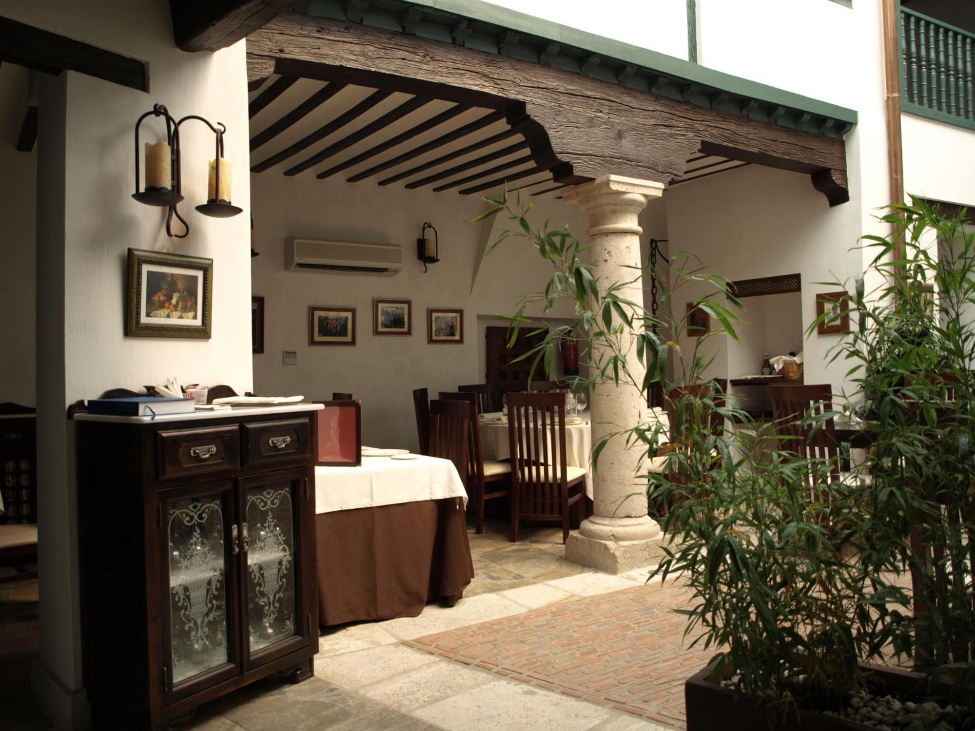 Hotel Spa La Casa Del Convento Chinchon Exterior photo